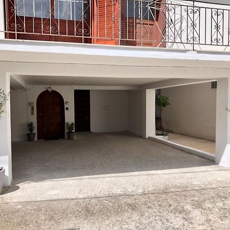 Lauren'S Charm Town Apartment Лефкада Экстерьер фото