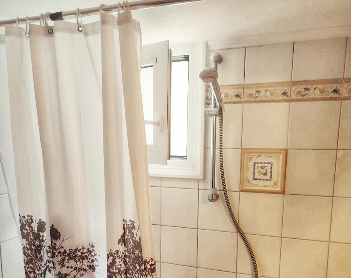 Lauren'S Charm Town Apartment Лефкада Экстерьер фото