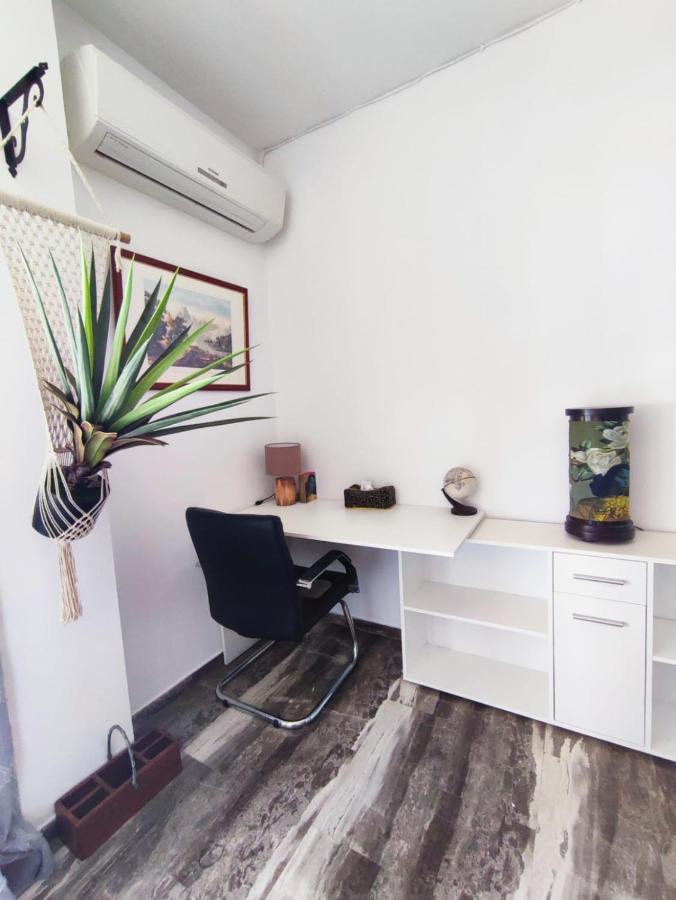 Lauren'S Charm Town Apartment Лефкада Экстерьер фото